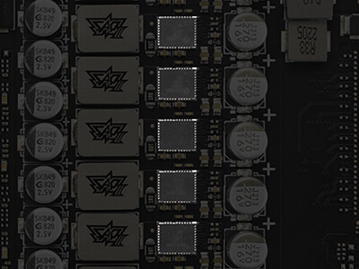 Grafikkartenplatine, die 80-Ampere-MOSFETs hervorhebt