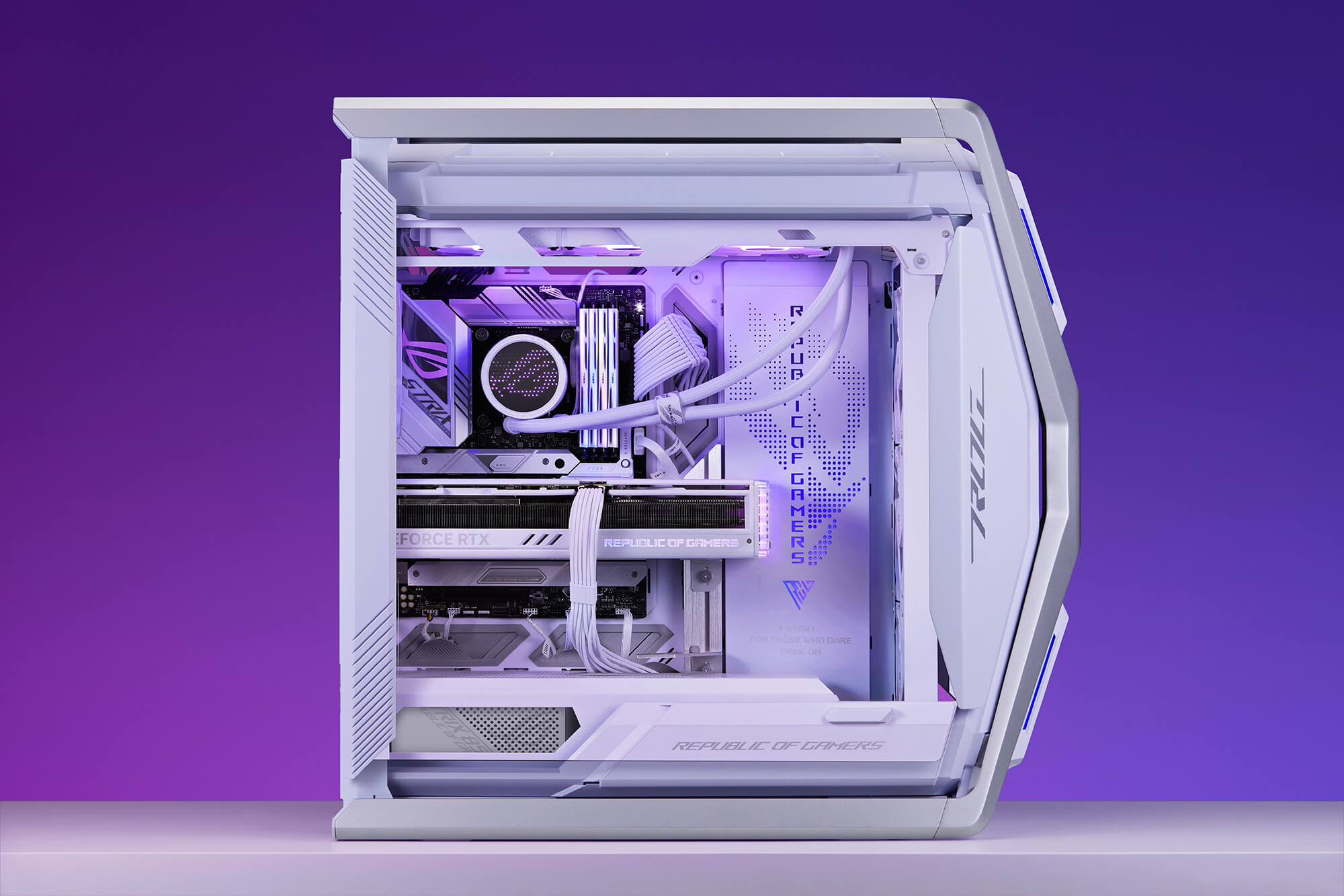 Photo à 45 degrés de la conception du PC INTERGALACTIC EXPLORER.